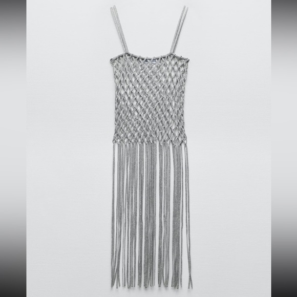 Zara Tops - Zara fringed mesh knit top